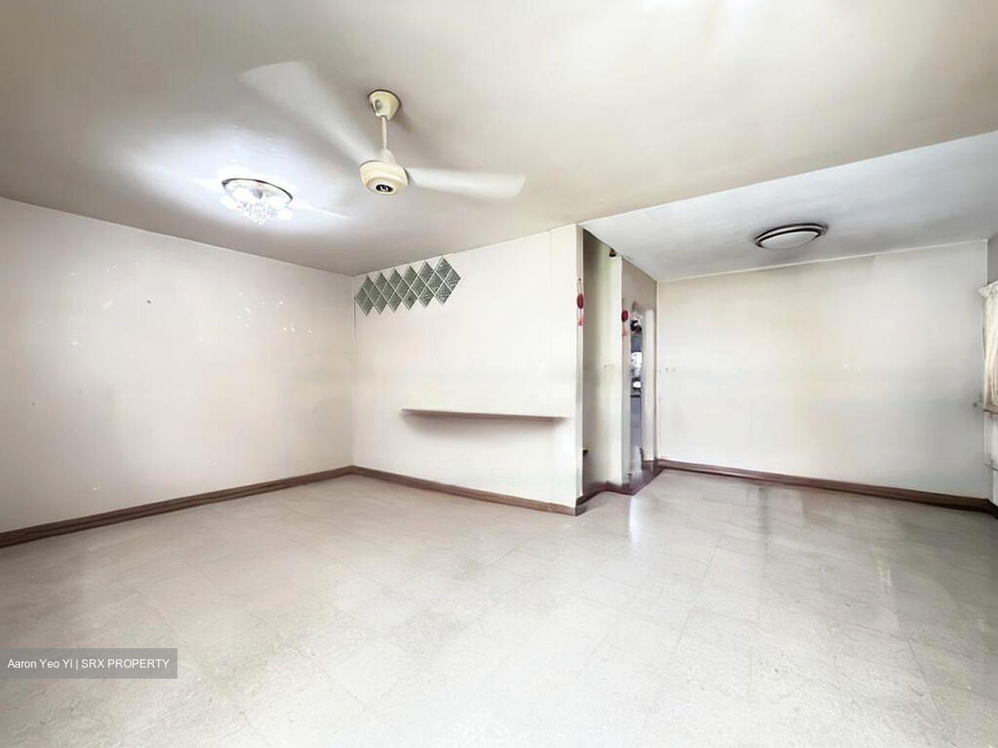 Hillview Avenue (D23), Terrace #484653731